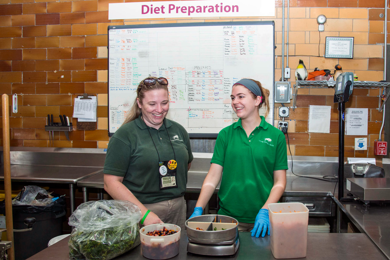 Nutritionist Jennifer Watts with intern